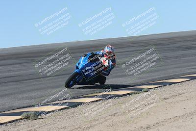 media/Oct-13-2025-Moto Forza (Mon) [[a66d839500]]/3-B Group/Session 2 (Bowl)/